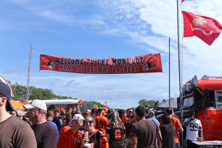 Cleveland Browns Sunday Night Game Muni Lot Hours