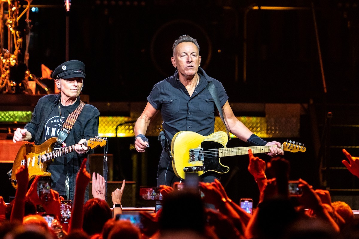 Concert Review Bruce Springsteen Returned to the Stage in Tampa to