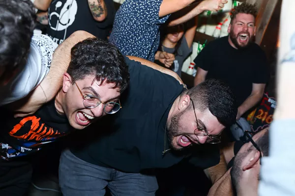 Photos From Lake Erie Emo Club's Emo Nite at Hi & Dry - Vimarsana News