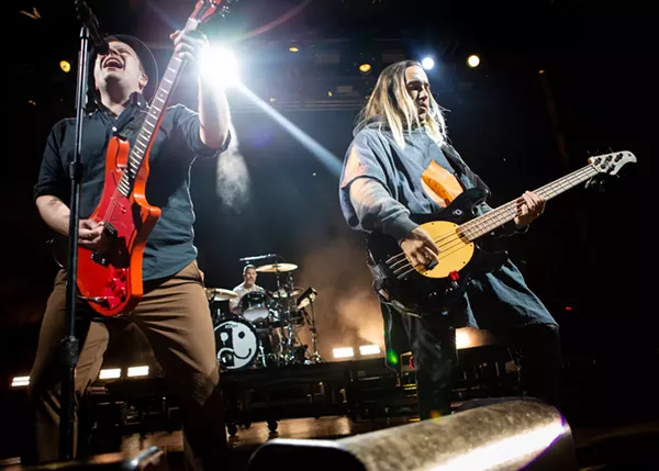 Concert Photos: Sold-Out Fall Out Boy Show Leaves a Trail of ...