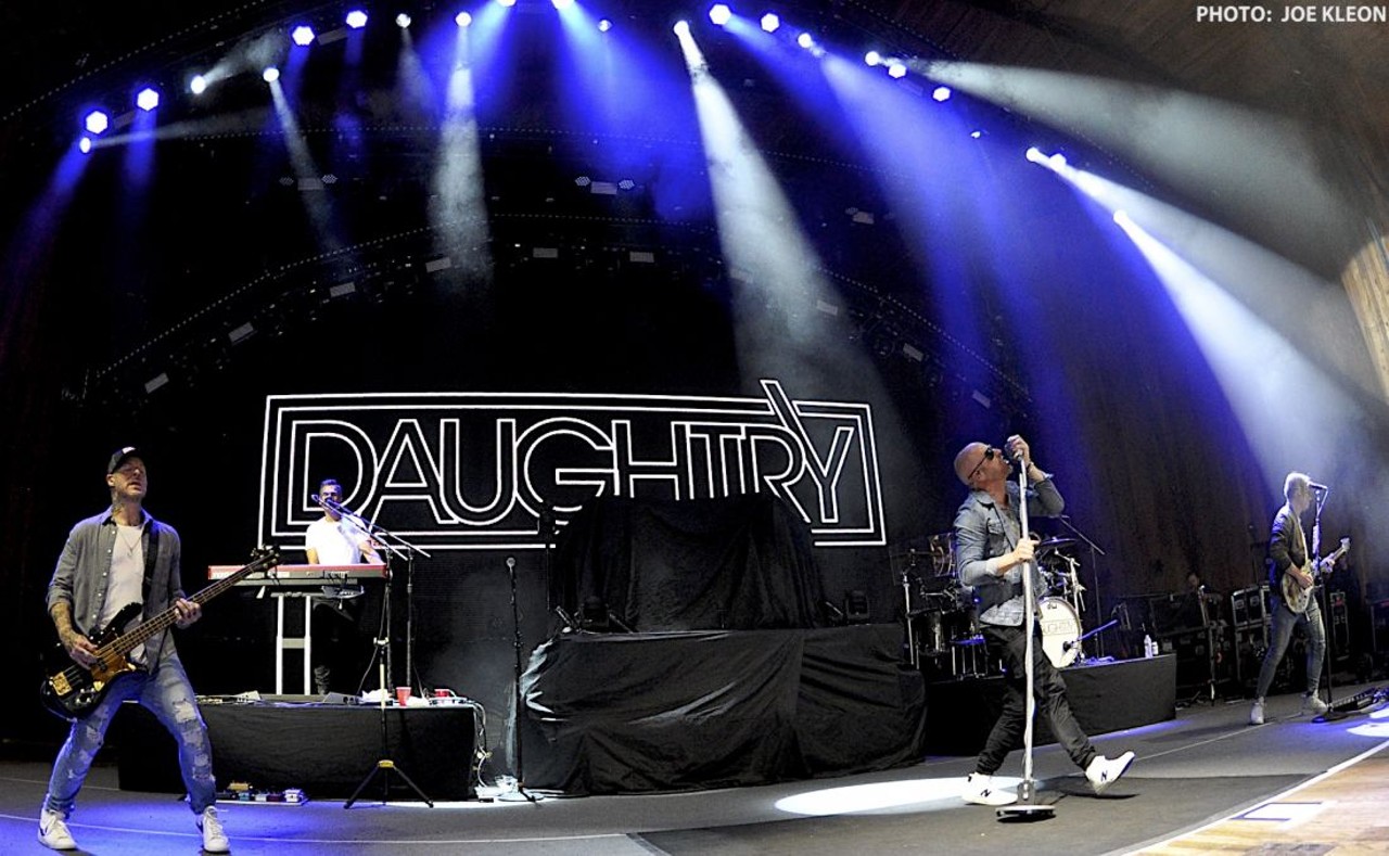 Daughtry and Nickelback Performing at Blossom