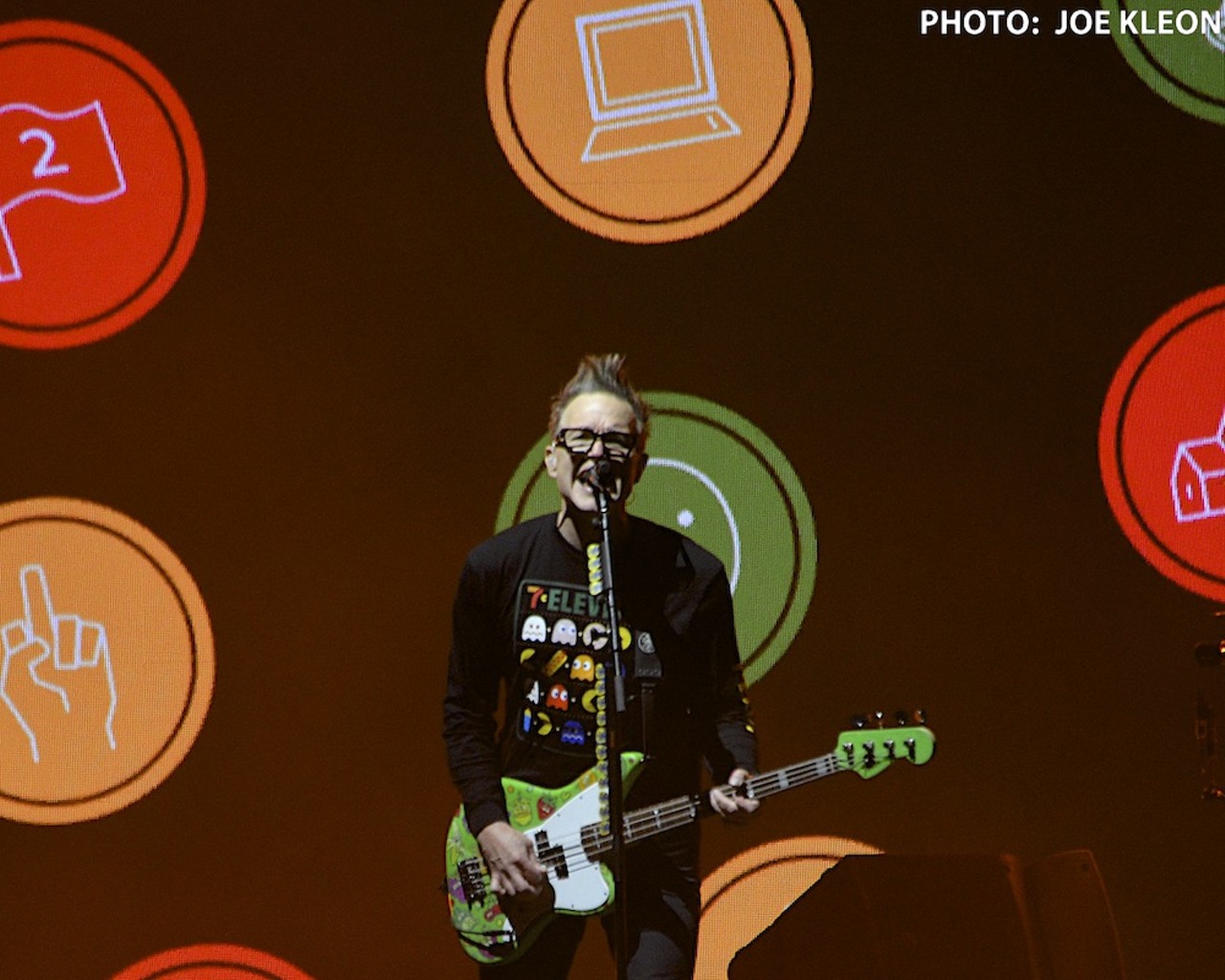 Concert Photos Blink182 Brought Timeless PopPunk to Cleveland at the