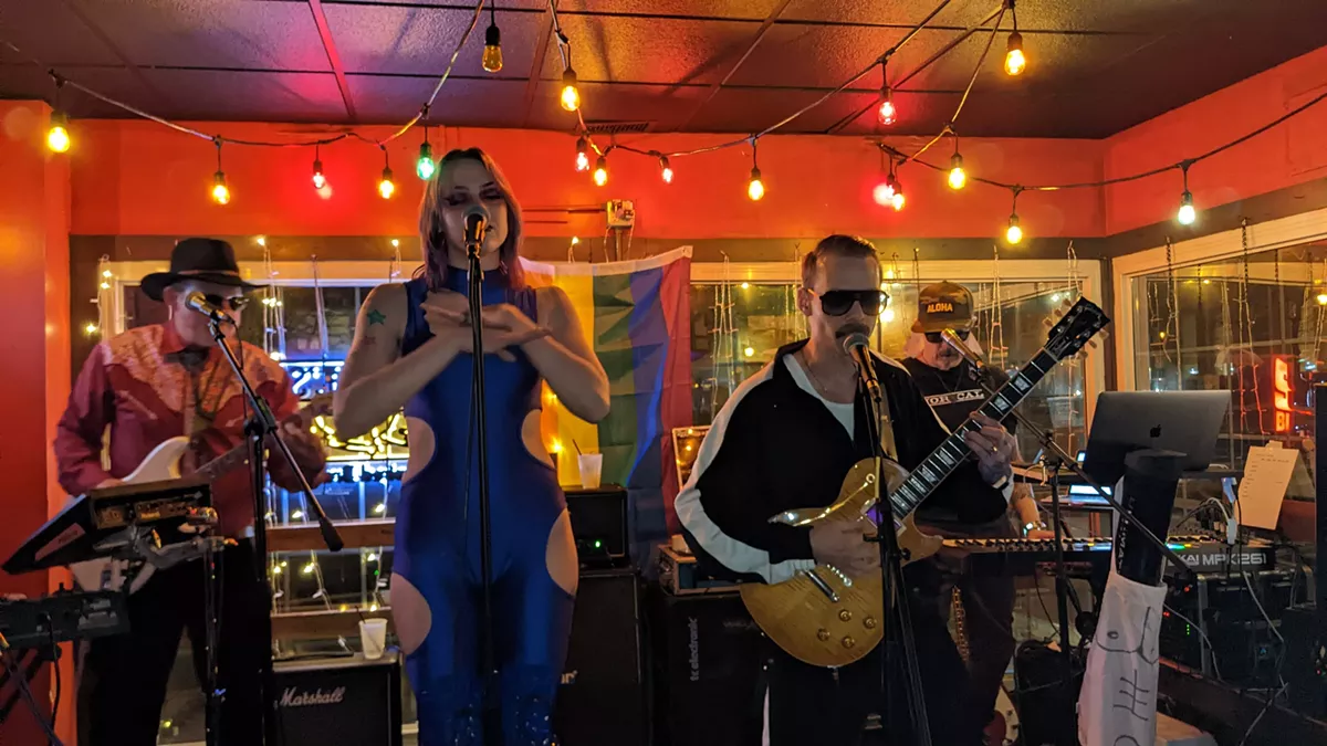 Vanillaphase performing live