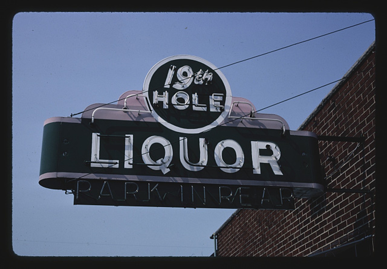  19th Hole Liquor Sign, Toledo, Ohio  