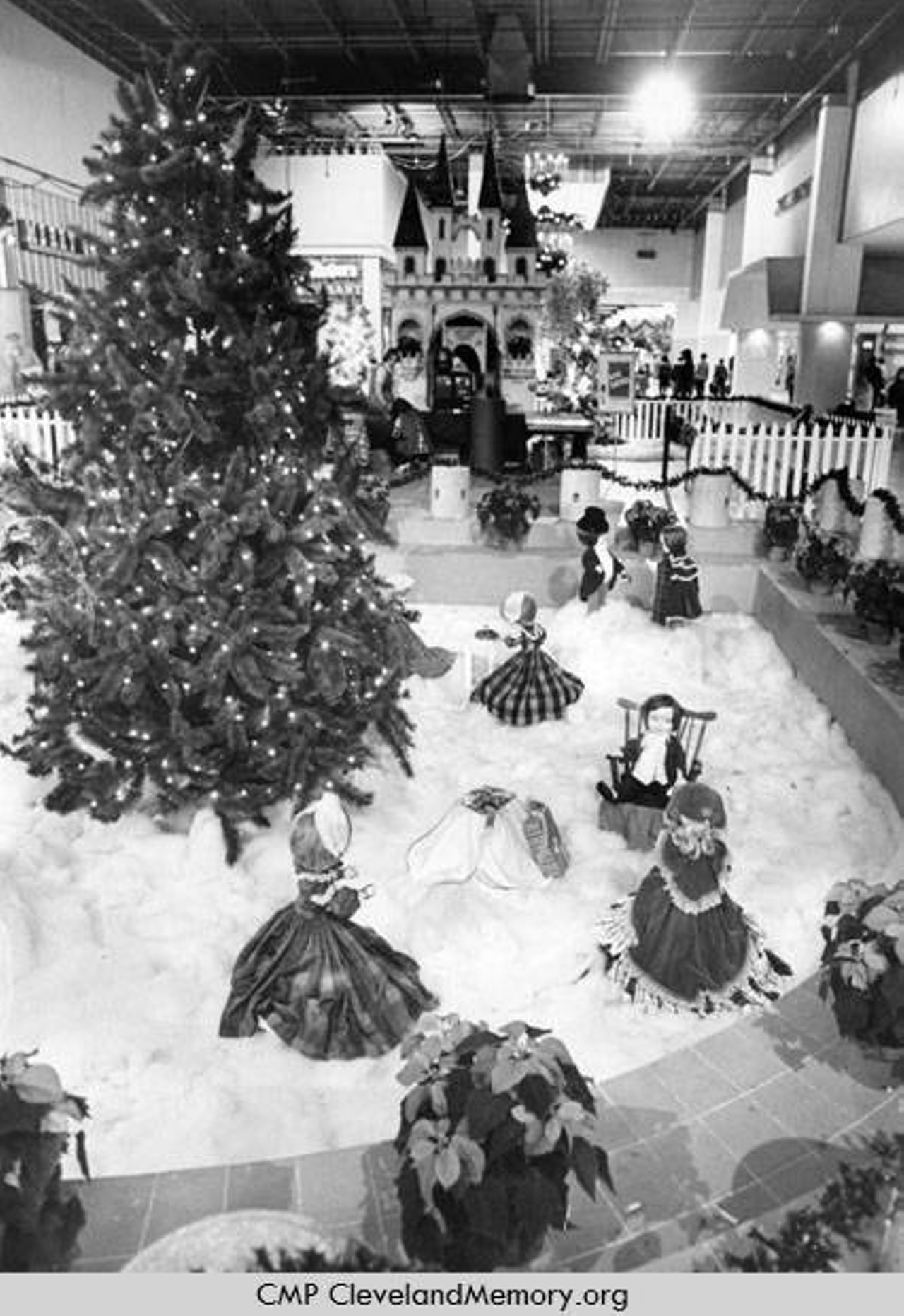 Christmas display at Parmatown Shopping Center, 1979