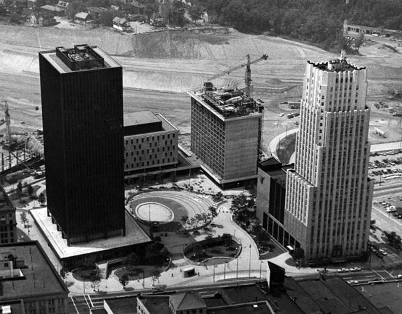 Construction of Cascade Plaza, 1972