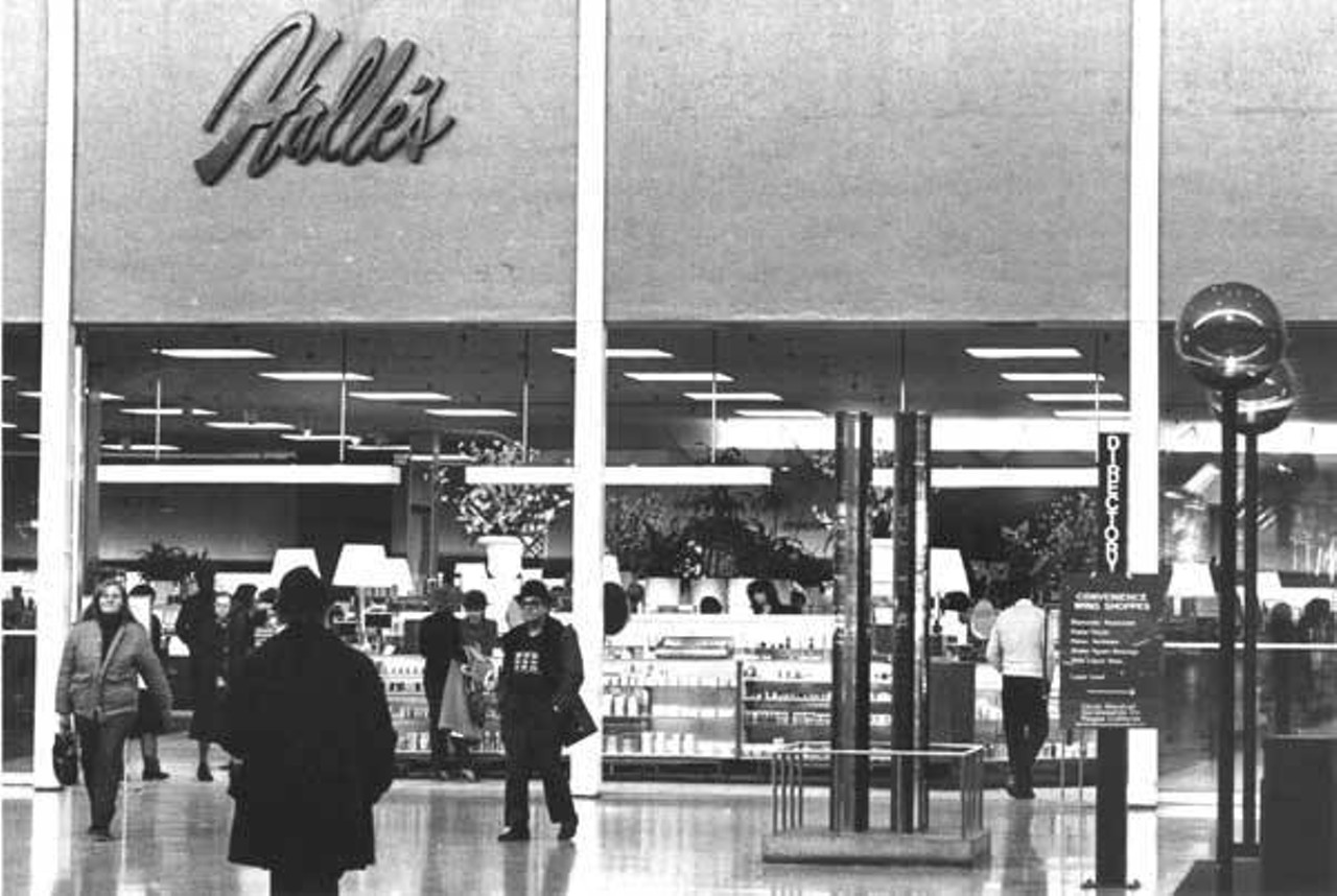 "Halle's at Severence Center on its last day." — photo verso, 1982