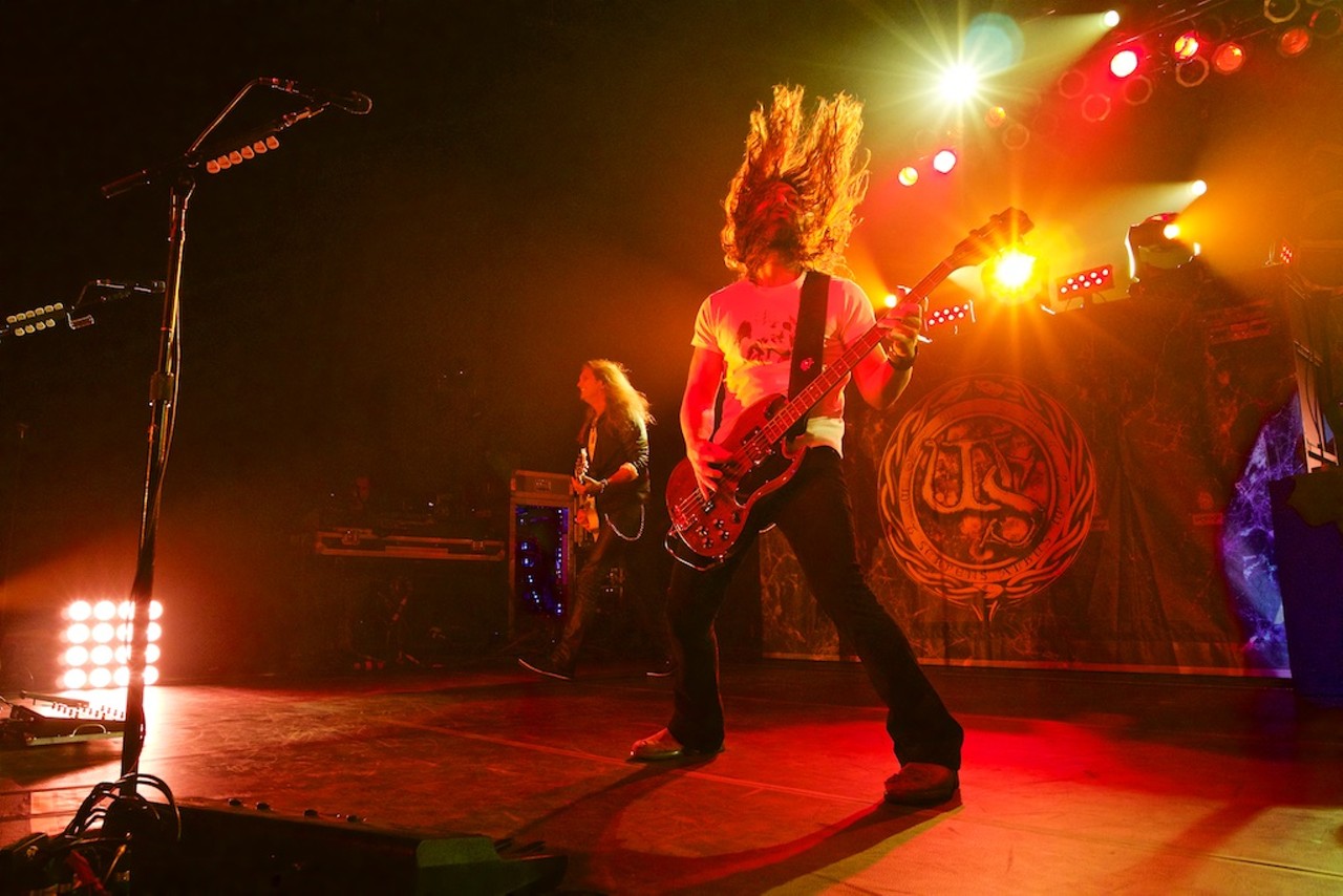 Whitesnake Performing at Hard Rock Live